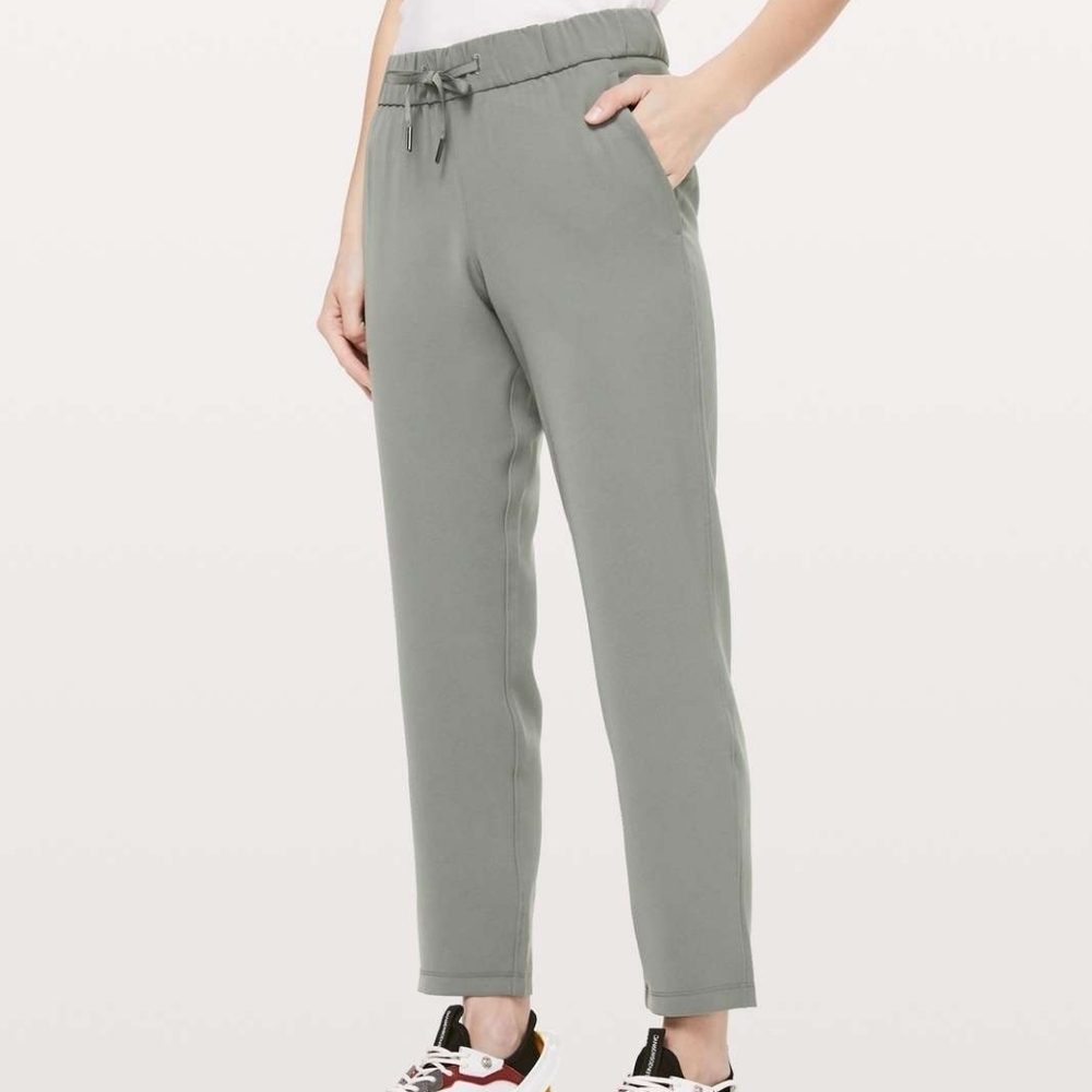 Lululemon On The Fly Woven Pants Sage Green Travel Jogger Style Size 4
